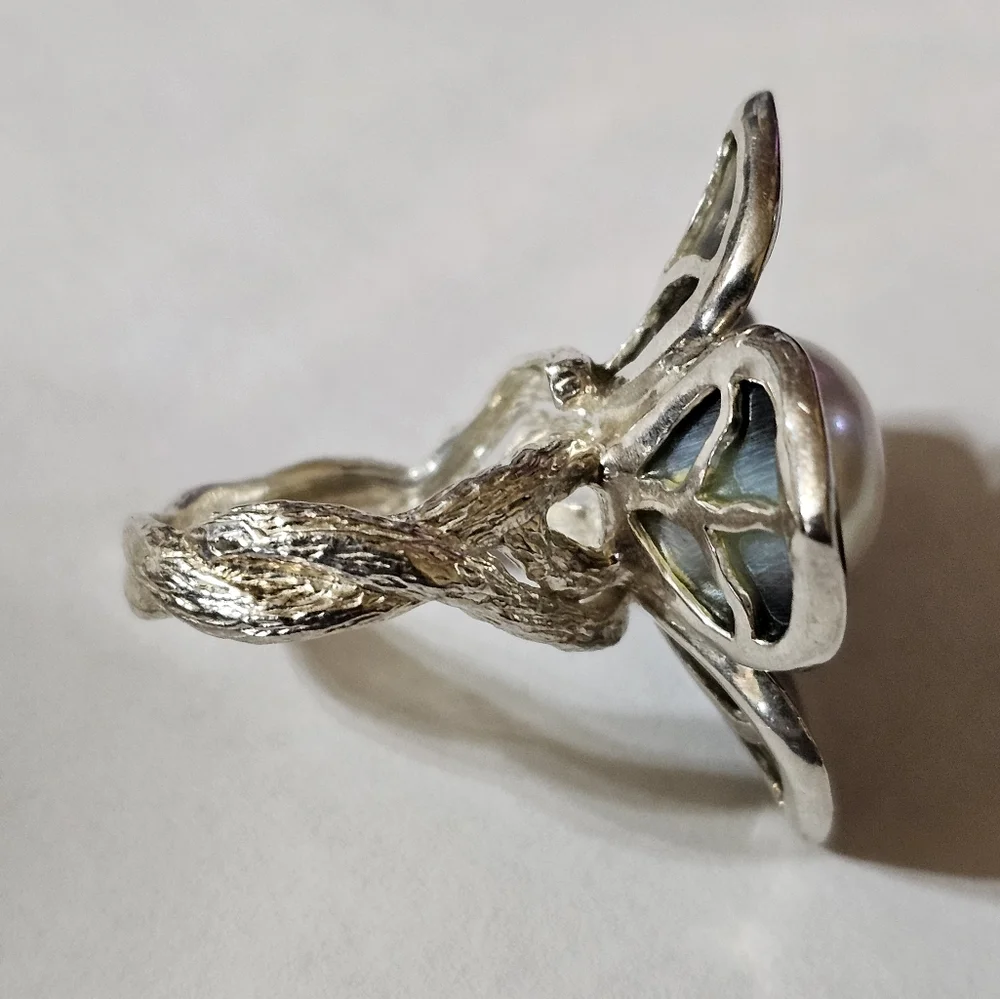 Vintage Mother of Pearl Flower Ring in Sterling Silver Size 7! - Picture 3 of 5